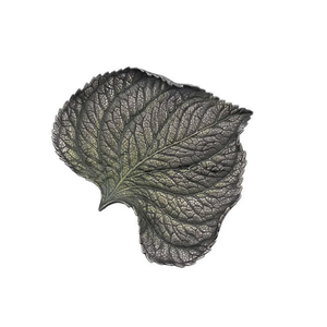 Plat décoratif en métal de qualité supérieure en forme de feuille avec une finition dorée et un design en forme de feuille Plat à servir pour les noix - Product Image 4
