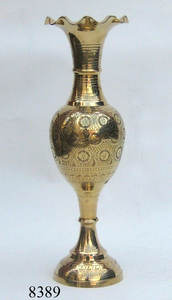 Vase à fleurs en laiton fabriqué à la main pour les décorations pour la maison Vase à fleurs en laiton de conception classique Vintage prix de gros fabriqué en inde - Product Image 3