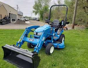 Tondeuses à gazon LS avec chargeur frontal d'occasion de 1 à 2 tonnes à essence Acheter une tondeuse à gazon LS multifonctionnelle Tracteur à gazon LS - Product Image 2