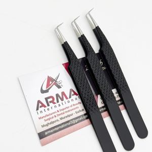 Pinzas profesionales de aislamiento de 90 grados Pinzas de extensión de pestañas plateadas recubiertas de negro con agarre fuerte Etiqueta privada - Product Image 3