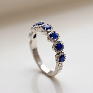 แหวนฮาโลหินหลายเม็ดทำจากไพลินและเพชรสีทองล้วนอัญมณีชั้นดีที่หรูหราแบบกำหนดเองวงครบรอบ - Product Image 4