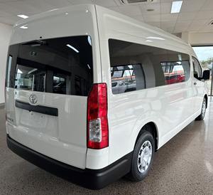 Toyota Hiace Commuter 2021 Usada, 12 Plazas - Product Image 5