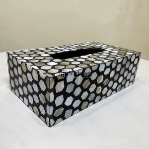 Caja de Pañuelos Decorativa con Diseño de Flores Grabadas, Hecha a Mano, para Habitaciones de Hotel y Decoración de Boutique, Tradebyd - Product Image 1