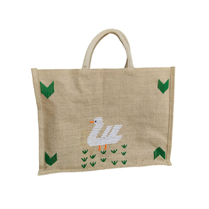 Nouvel arrivage de sac de jute de grande capacité tissu brodé fermeture éclair souple couverture de maquillage à la mode directement exportée inde - Product Image 5