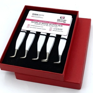 Pince à épiler pour cils GETUP BROSONS IMPEX, nouveau style, revêtement en poudre blanche, pointe diamantée, anti-magnétique, 90 degrés, pointe argentée, vente en gros - Product Image 1