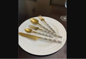 Ensemble de couverts en acier inoxydable avec manche court, taille et forme personnalisées, design élégant pour la cuisine, les mariages, les événements et les cadeaux - Product Image 2