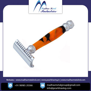 Elegante maquinilla de afeitar de seguridad de hoja única para hombre con acabado de latón de lujo Madhav Metal disponible a precio competitivo de la India - Product Image 2