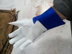 Gants de soudeur ISONZ Leather Zone en cuir de vachette blanc et bleu avec manchette en daim, 12 pouces, taille personnalisable, résistants à la chaleur, épaisseur 1,2 mm - Product Image 4