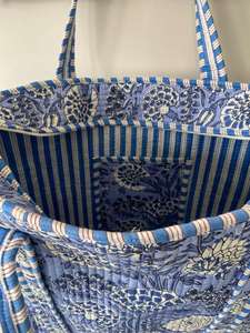 Sac fourre-tout matelassé bleu à motifs floraux, en coton fait main | Sac de voyage léger Sac de shopping bohème - Product Image 4