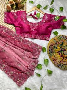 El último vestido de diseñador Evergreen, blusa Sari de Georgette suave puro con hilos de bordado pesados, trabajo de secuencia de 3mm, moda de mujer - Product Image 4