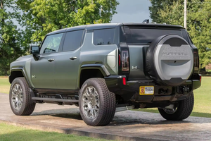 GMC Hummer EV SUV Híbrido Turbo R15 Edition 2024 Usado, Tracción en las Cuatro Ruedas, Asientos de Cuero, Volante a la Izquierda, Cámara Trasera, 5 Asientos, Faros de Xenón - Product Image 2
