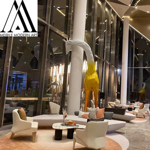 Escultura Geométrica <span class=keywords><strong>de</strong></span> <span class=keywords><strong>Jirafa</strong></span> <span class=keywords><strong>de</strong></span> Fibra <span class=keywords><strong>de</strong></span> Vidrio Moderna y Grande para Decoración <span class=keywords><strong>de</strong></span> Suelos <span class=keywords><strong>de</strong></span> Vestíbulos <span class=keywords><strong>de</strong></span> Hoteles y Centros <span class=keywords><strong>de</strong></span> Venta Inmobiliarios, en Pose <span class=keywords><strong>de</strong></span> Mirar - Product Image 3