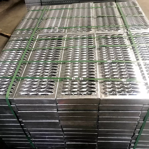 Plancher en <span class=keywords><strong>acier</strong></span> perforé antidérapant avec grip diamanté pour passerelles <span class=keywords><strong>de</strong></span> sécurité et grilles métalliques antidérapantes - Product Image 6