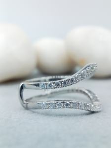 Anillo de Compromiso y Boda Clásico para Mujer, Diamante Cultivado en Laboratorio con Corte VVS, Oro de 14K-18K, Certificado para Aniversarios y Fiestas - Product Image 2