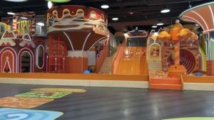Equipo Personalizado para Parques Deportivos Interiores, Circuito de Cuerdas de Aventura, Go Kart, Trampolín, Centro de Recreación, Fibra de Vidrio de Alta Resistencia, Certificado CE - Product Image 3