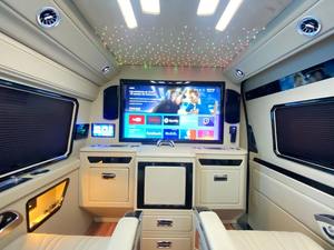 Toyota Hiace LUXURY VIP SEAT, Nueva, Caja de Cambios Manual/Automática, Combustible Diésel, Asientos de Tela, Volante a la Izquierda, Envío Mundial - Product Image 3