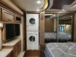 NEATLY USED  2020 N-E-W-M-A-R RV K-O-U-N-T-R-Y STAR 3717  DISPONIBLE À LA VENTE - Product Image 4