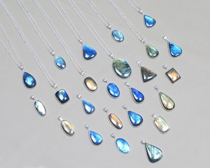 Minimalistic Handmade Labradorite <b>Pendant</b> for Women Blue Flash <b>Crystal</b> <b>Pendant</b> Unique Simple Stylish Everyday Jewelry - Product Image 4