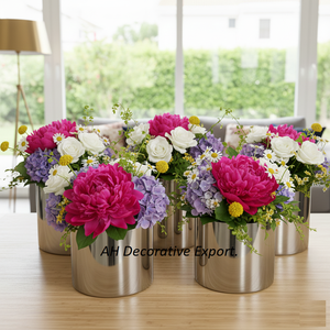 Ensemble de vases à fleurs en acier inoxydable poli de luxe avec arrangement floral artificiel pour la décoration de la maison et des événements - Product Image 1