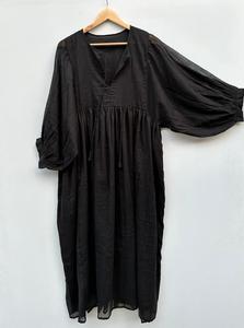 Robe mi-longue noire unie de haute qualité Mini robe longue avec col profond et fermeture à ficelle doublée - Product Image 5