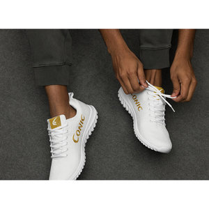 Les chaussures Conics Gold Runner Chunky - Product Image 1