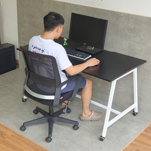 FOS017 Portable Gaming Desk Ergonomic 140x70cm Carbon Surface <b>Iron</b> Legs Metal Frame Cool for Gaming Room Assembly Required - Product Image 5