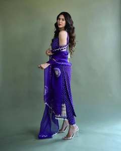 กระจกด้านบนปักลายสำหรับงานปาร์ตี้จากนักออกแบบรุ่นใหม่พร้อม dupatta - Product Image 1