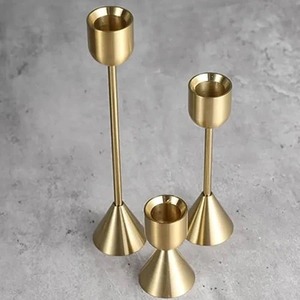 Juego de Portavelas de Latón con Acabado Dorado de Lujo, Hecho a Mano, Ecológico, con Apagavelas Duradero para Velas de Jarra, Decoración del Hogar - Product Image 2