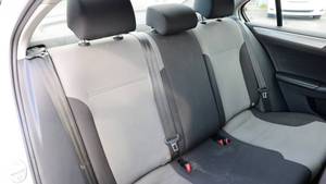 Volkswagen Jetta 1.4T S 2017 avec boîte de vitesses automatique, sièges en cuir, caméra de recul, jantes en alliage R17 - Product Image 5