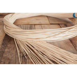 Tallos de Ratán Crudo Largos Sin Procesar, Material Primario para la Elaboración de Productos de Decoración del Hogar y Muebles - Product Image 1