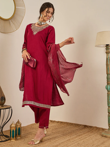 Conjunto de Kurta y Pantalón de Rayón Viscosa Bordado para Mujer de la Mejor Calidad con Dupatta de Seda Chanderi, Suministro Mundial Disponible - Product Image 4