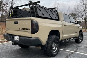 2017 TOYOTA TUNDRA Limited crewmax 4x4เบาะหนังแท้เกียร์ธรรมดาเครื่องยนต์เทอร์โบความจุ8L ดีเซลก๊าซออปชั่น - Product Image 2