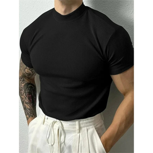 Camiseta cómoda elástica para hombre de primavera y verano, camiseta pequeña a rayas de cuello alto, camisetas deportivas de manga corta, camiseta informal deportiva - Product Image 2