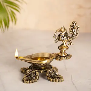 Achat en vrac impérial traditionnel laiton conception paon mèche à huile Diya conception ethnique fait à la main mèche à huile incurvée Antique lampe Deepak - Product Image 2