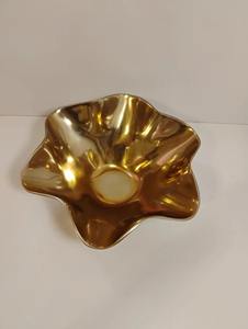 Designer Gold Finish Abstract Shape <b>Metal</b> <b>Bowl</b> For Tabletop Decor Fruit Storage And Contemporary Home Styling From India - Product Image 4