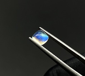 Mehrajudin Gems June Birthstone 100% Natural Blue Flashy <b>Rainbow</b> Moonstone Cabochon Sugarloaf Shape AAA Quality Gemstone Loose - Product Image 6