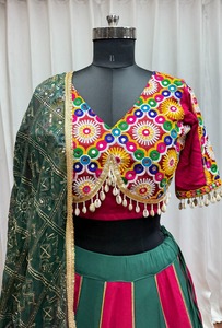 Chaniya Choli de qualité supérieure à boutons droits et imprimé en dentelle pour le festival de Navratri, à porter en coton 100% longueur au sol, Lehenga - Product Image 4