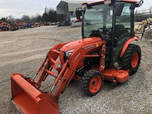 Tracteur agricole Kubota B2650 neuf et d'occasion pour jardin, ferme, verger et opérations sur le terrain général - Product Image 3