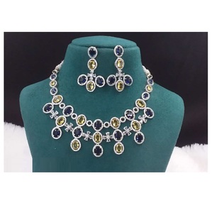 Ensemble de bijoux de luxe de meilleure qualité pour femmes Collier en pierre AD étincelante avec boucles d'oreilles assorties d'Inde - Product Image 2