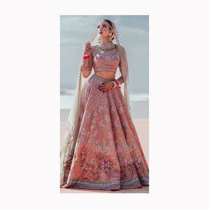 เลเฮนกาโชลีหนังแท้สองสี ดีไซน์หรูหรา ลวดลายปั๊มนูน งานออกแบบสั่งทำพิเศษ คุณภาพดีที่สุดจากอินเดีย คอลเลคชั่นใหม่ล่าสุดปี 2024 - Product Image 5