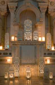 Linterna de metal decorativa antigua diseñada para caminos al aire libre terrazas balcones y arreglos festivos culturales - Product Image 5