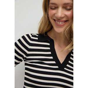 Pull en tricot rayé à col polo - Product Image 3