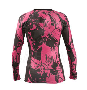 Parches personalizados de protección contra sarpullidos para mujer con estampado multicolor, ropa atlética diseñada para sarpullidos hechos de Pakistán - Product Image 2