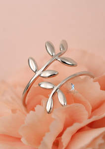 Anillo ajustable de rama de hoja de Plata de Ley 925 chapado en oro de moda para mujer, joyería de aniversario de diseño abierto inspirada en la naturaleza - Product Image 4