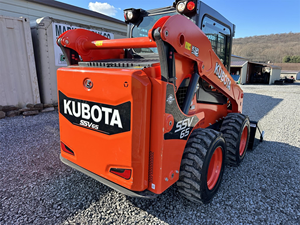 รถตักล้อยาง Kubota SSV65 ปี 2022 พร้อมน้ำหนักบรรทุก 9 ตัน เครื่องยนต์กำลัง 55 กิโลวัตต์ และชุดเกียร์ - Product Image 6