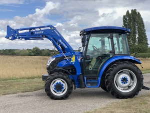 Tracteur agricole Solis Tractors S50 4x4 avec cabine et chargeur à vendre - Prix abordable - Tracteur agricole fiable - Garantie 5 ans - Product Image 3