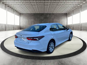 Camry LE AWD 2023 d'occasion de bonne qualité avec faible kilométrage - Product Image 2