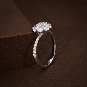 Anillo de Compromiso con Diamantes Cultivados en Laboratorio de 1.89 CTW, Corte Redondo, Anillo de Compromiso con Diamantes Certificados F VVS1 VVS2, Anillo Solitario - Product Image 5