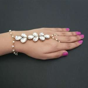 Conjuntos de joyería de moda Apurva, cadena de piedra de cristal chapada en oro, arnés de mano, modelo 1502437 - Product Image 1