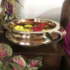 Cuenco étnico Urli de latón con campanas, pieza de exhibición para Diwali Deshara, cumpleaños, boda, aniversario, casa, regalo de calentamiento - Product Image 2